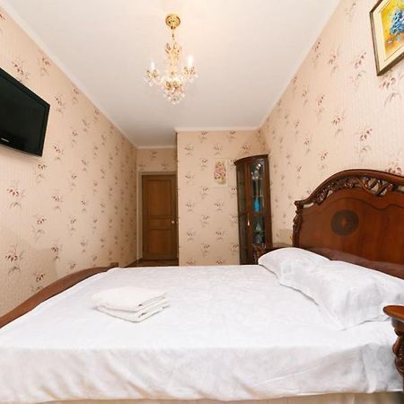Apartment near Ploschady Lyva Tolstogo Kiew Exterior foto